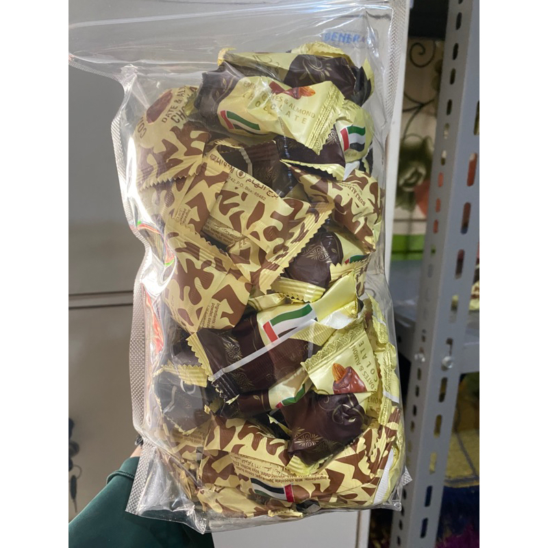 

(1 kg) Coklat Kurma Almond / Oleh Oleh haji dan umroh