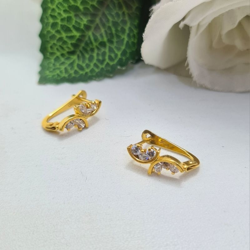 Anting Jepit Emas Muda Mata Putih Silang