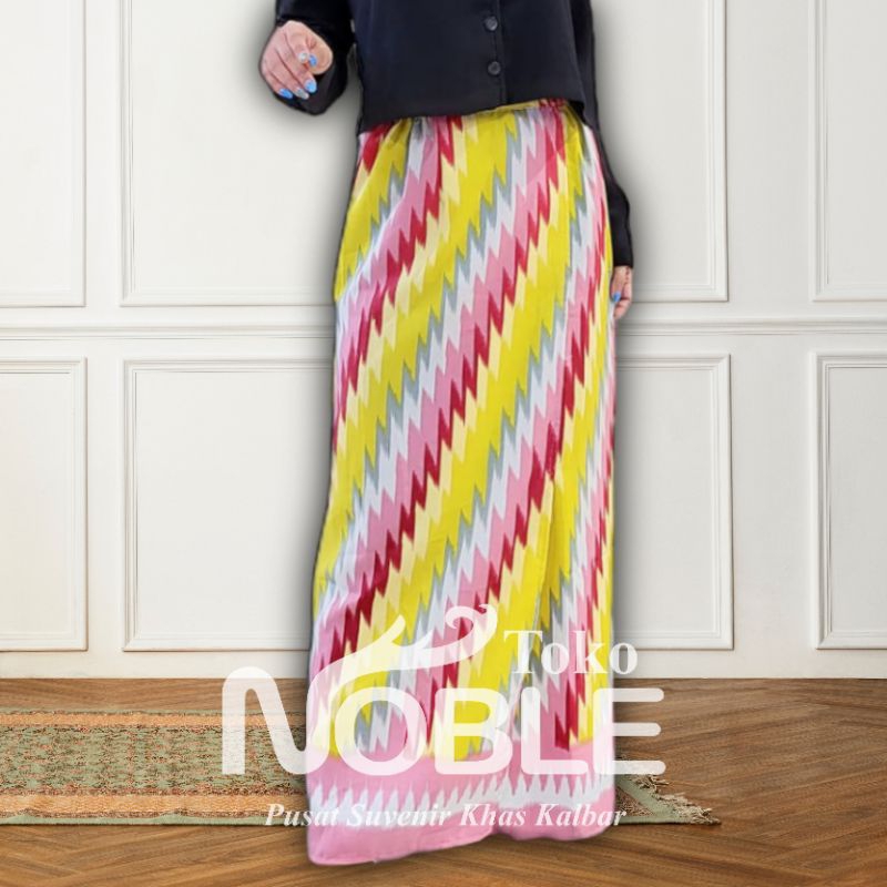 Rok Corak Insang ( Bahan Semi Sutra )