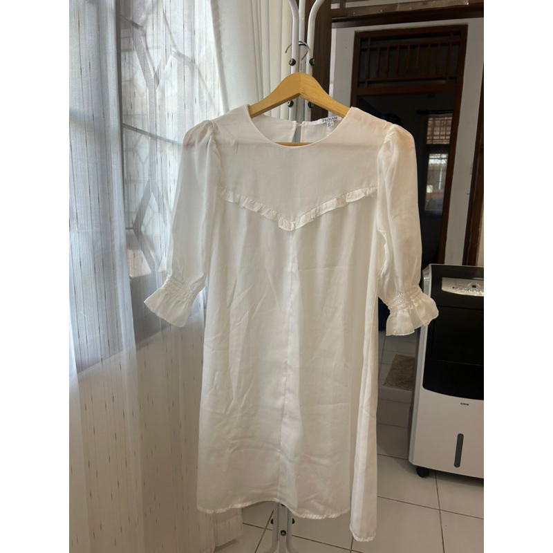 Preloved Dress pendek Putih / Dress white