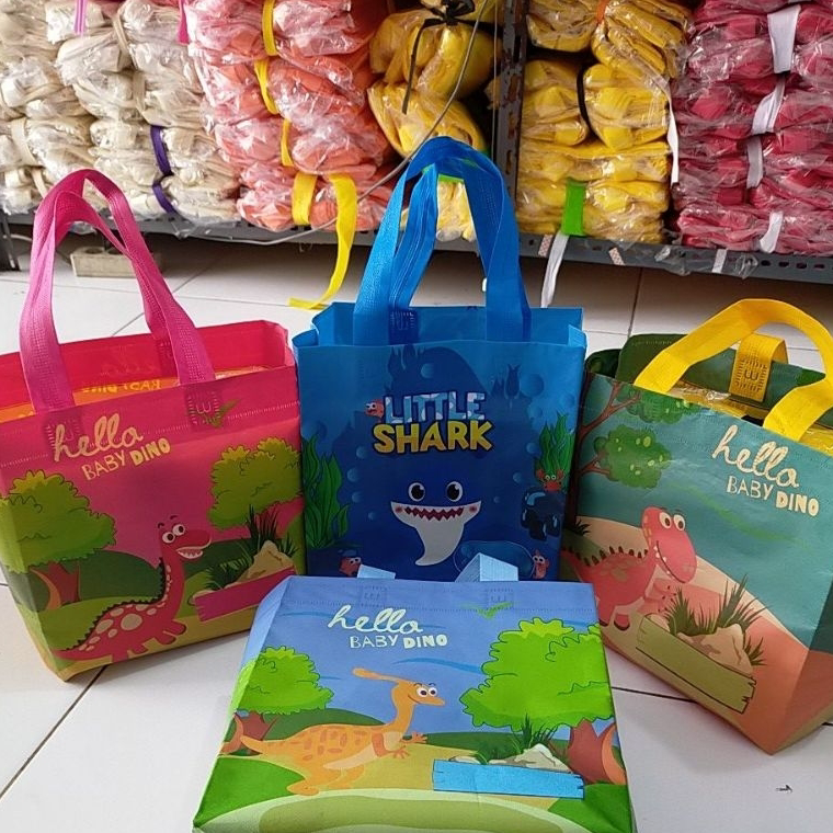 

7.7 BRANDS FESTIVAL Goodiebag ulang tahun 25x25x15 DINO[Lusinan isi 12pcs] - tas ulang tahun baby dino