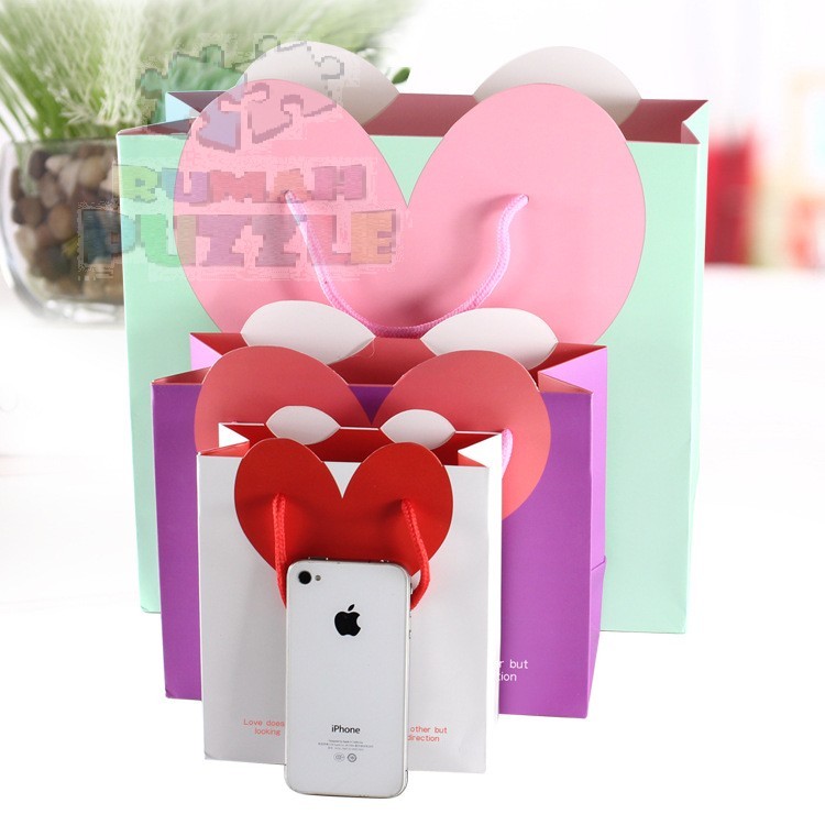 

Paper Bag Love / Paper Bag Valentine
