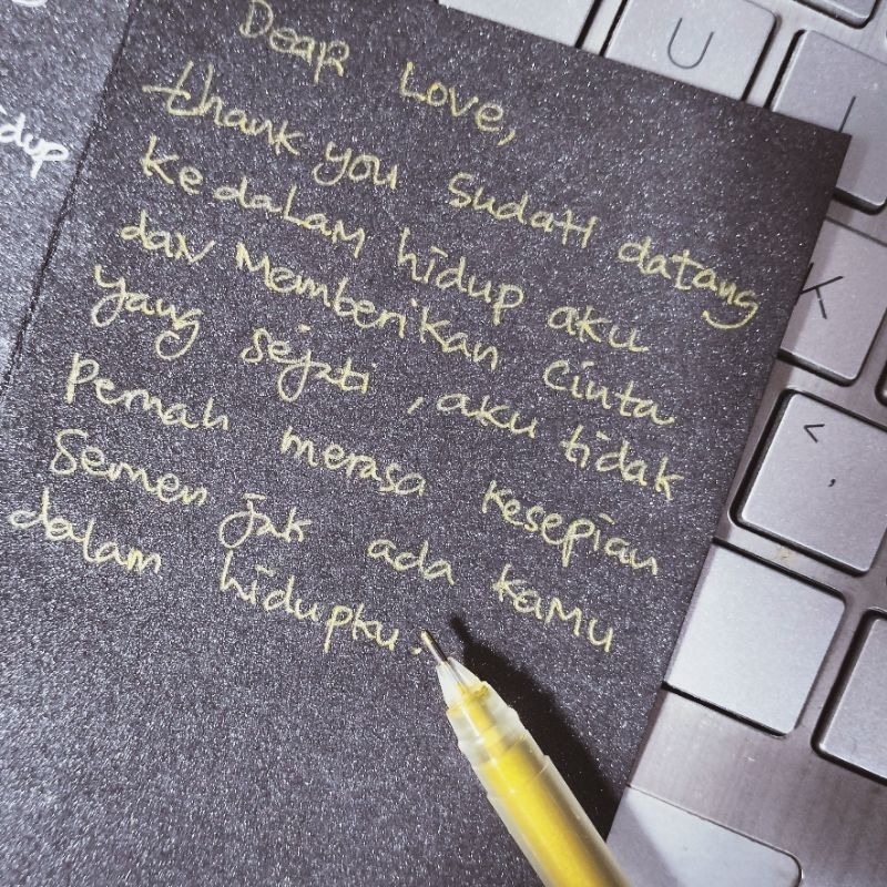 

PULPEN TINTA EMAS, SILVER, PUTIH BUAT KARTU/KERTAS WARNA GELAP