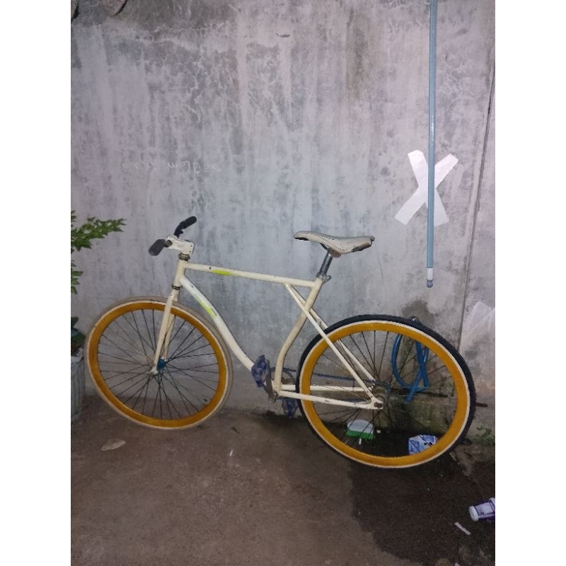 Sepeda fixie comet