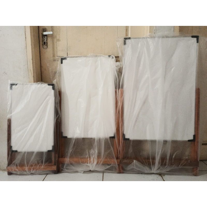 

Papan Tulis Kaki Jati Ukuran 30x50 Plitur