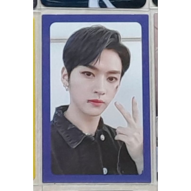 Photocard Stray Kids Lee Know Levanter Blue Border