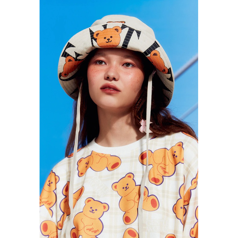 WIGGLE BEAR BUCKET HAT
