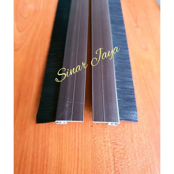 Star Seller.. Door Brush / Lis Penutup Celah Bawah Pintu Model Sapu 100cm.