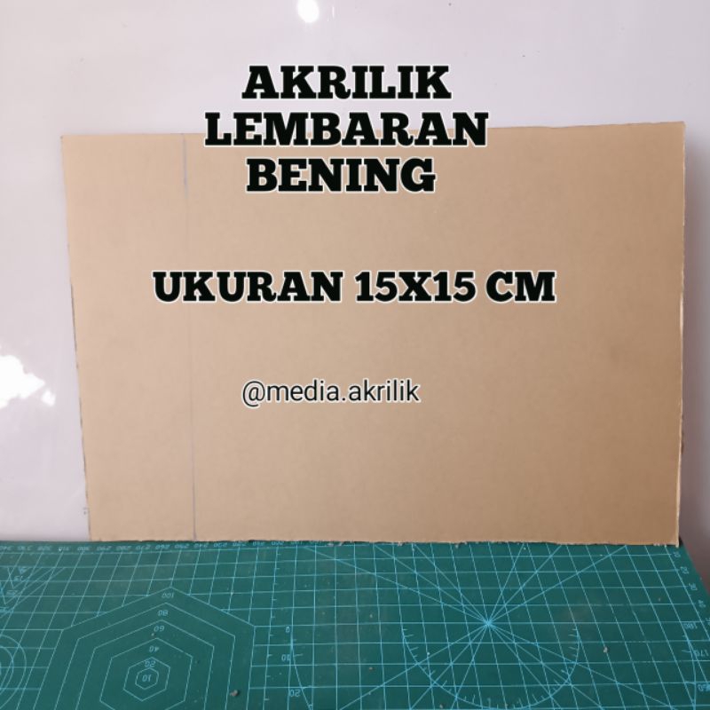 

Akrilik Bening Transparan Ukuran 15x15cm Merek Marga cipta/Royal/Astari/Mc X