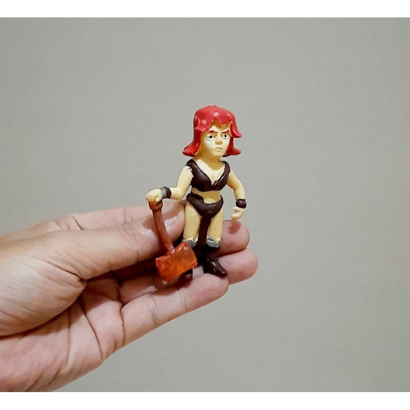 Figure Valkyrie Clash Of Clans Size 8 Cm/ Clash Of Clans/ Coc