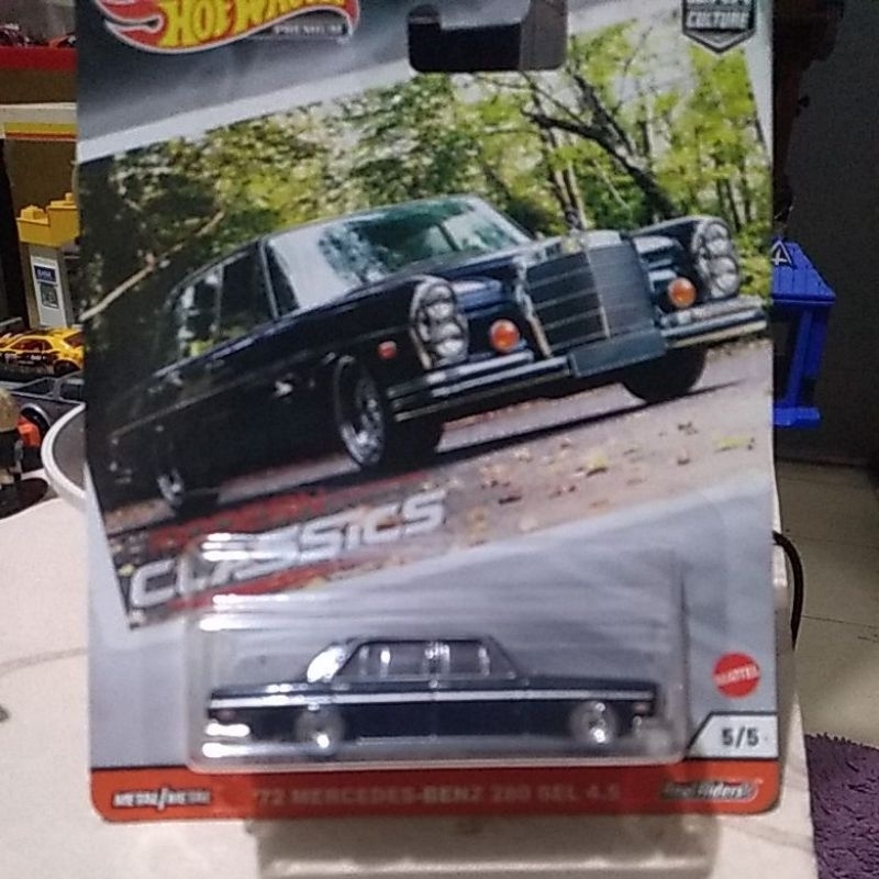 72 Mercedes Benz 280 SEL Hotwheels Premium