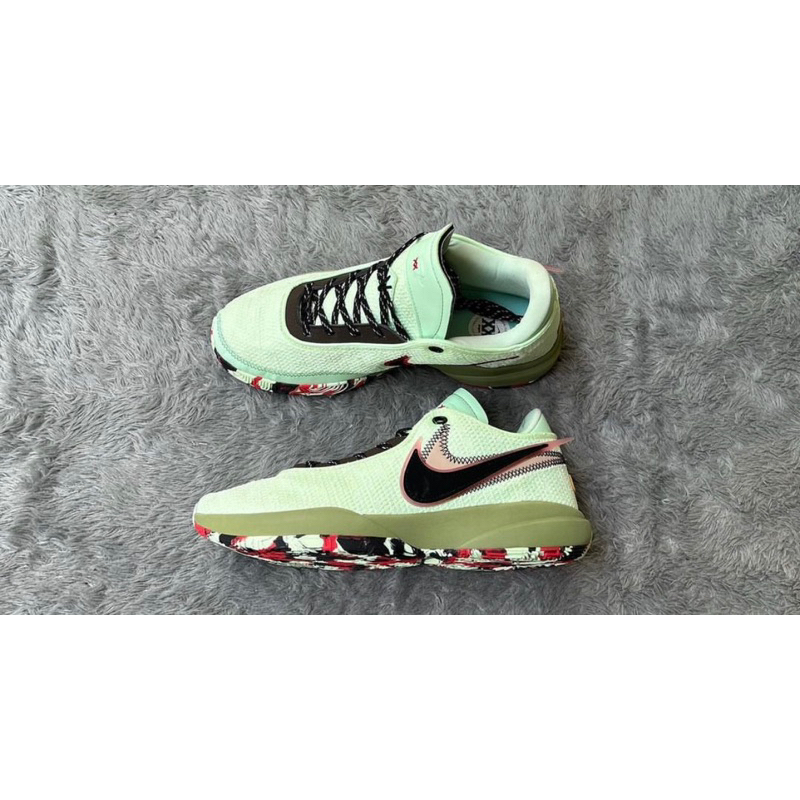 Nike Lebron 20