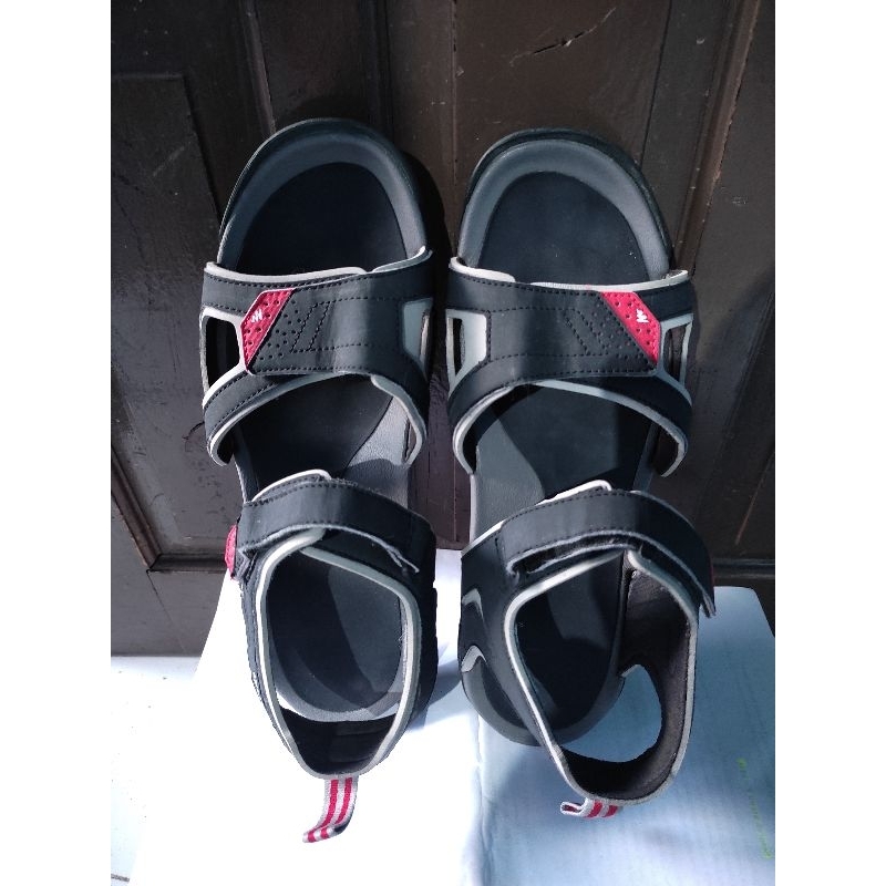 Sandal Gunung Quechua Decathlon