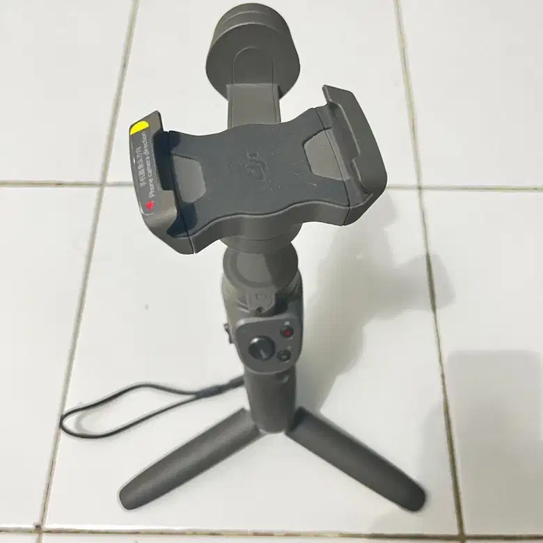 Gimbal DJI Osmo Mobile 3 (Batangan Second)