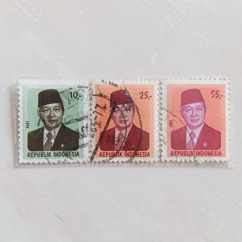 

(AC) Perangko Indonesia 1983 Presiden Soeharto Set Lengkap 3pcs Used