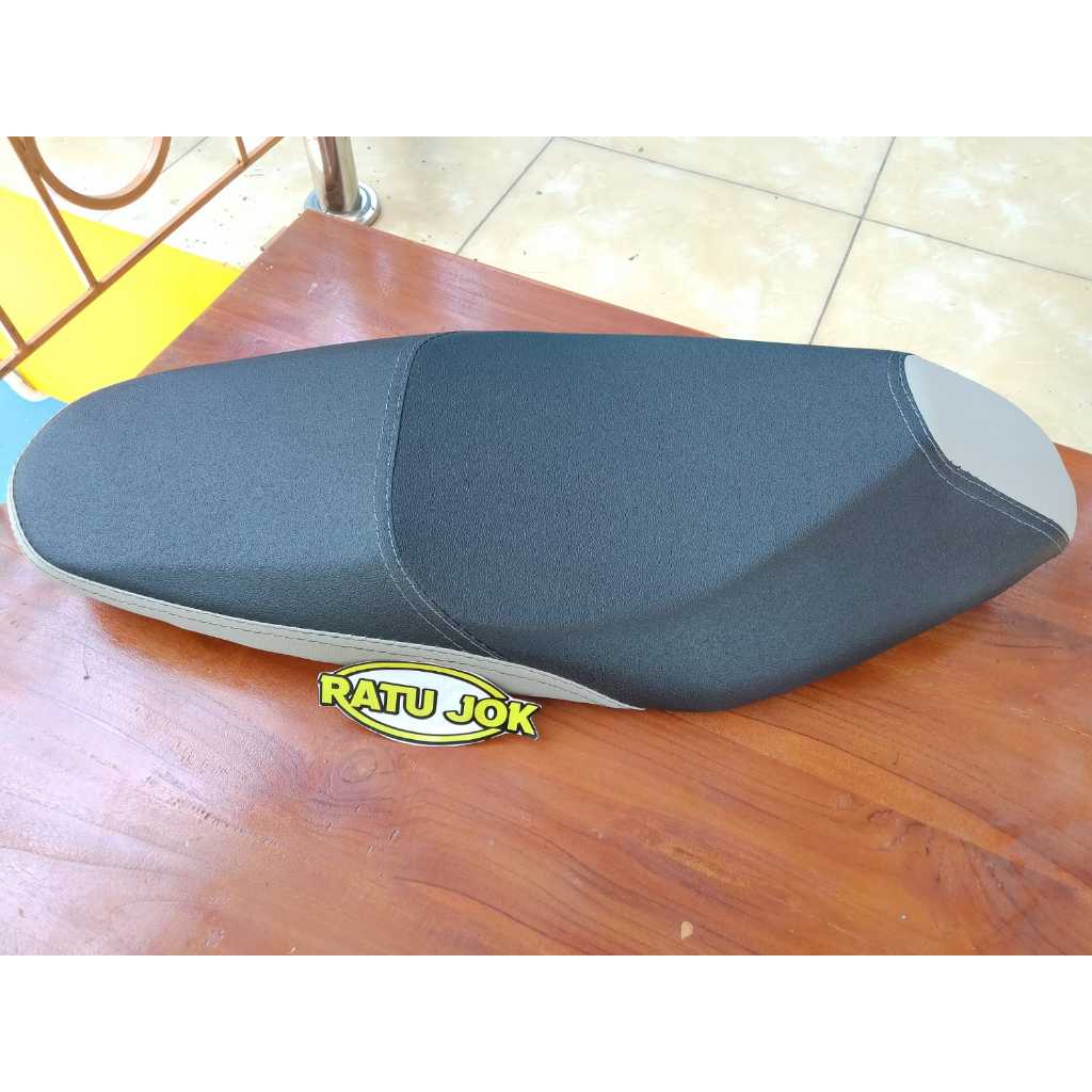 Jok mio M3 model roadrace double seat variasi abu-MIO M3 VARIASI ABU ROADRACE DOUBLESEAT