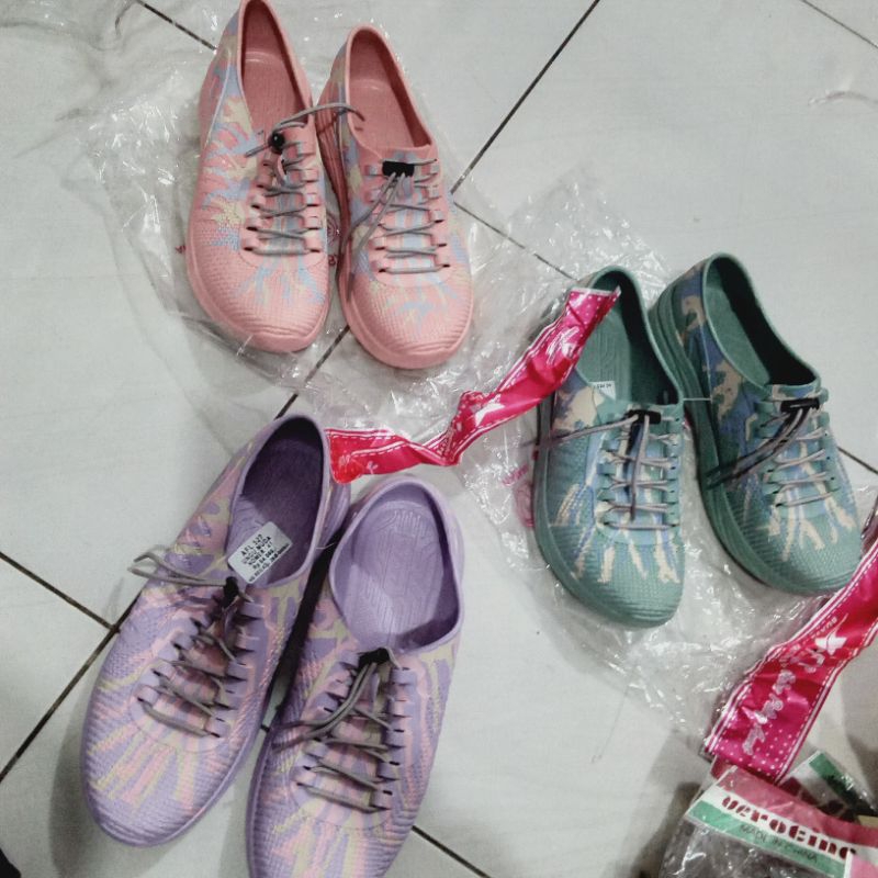 sepatu olahraga, sepatu senam wanita II