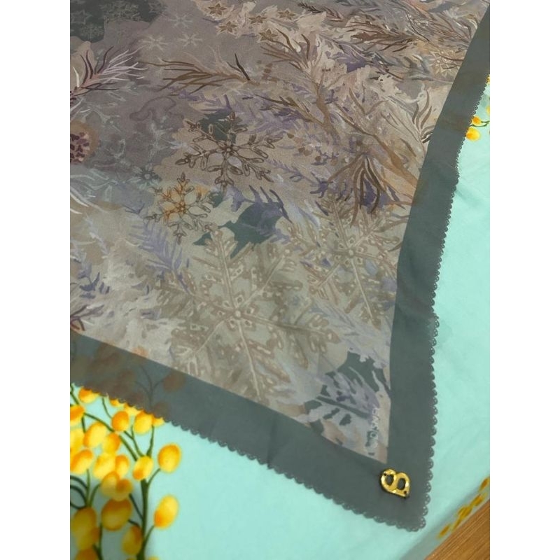 Kerudung voal segi empat Buttonscarves x Disney Frozen warna Quarry like new