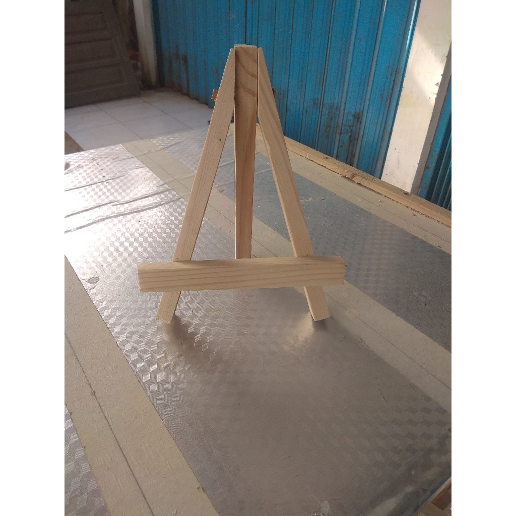 

easel 50/30 cm, Standing kayu 50/30 : Standing photo frameless, Standing kanvas lukisan , Standing poster, Standing letter board, dekorasi wedding di atas meja, karangan bunga ucapan