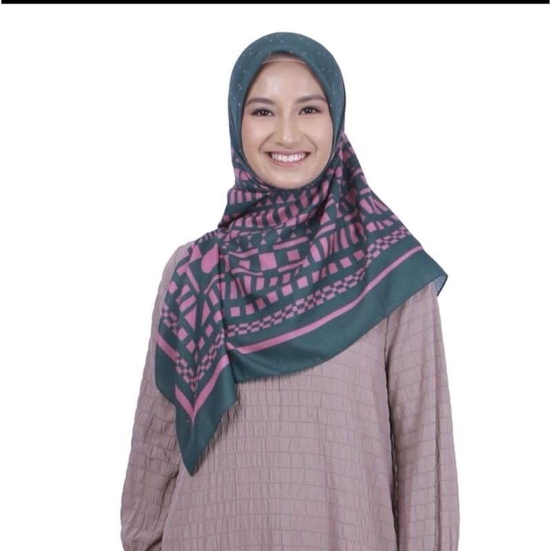 Hijab Zoya Triva Scarf Zayana Scarf Nikki Scarf Sachi Scarf Pavlina Scarf Kerudung Segiempat Jilbab 