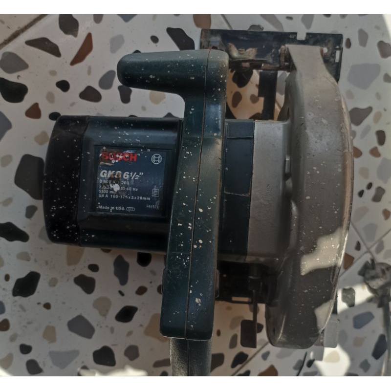 serkel gergaji potong kayu merk BOSCH 6,5in kondisi bekas normal
