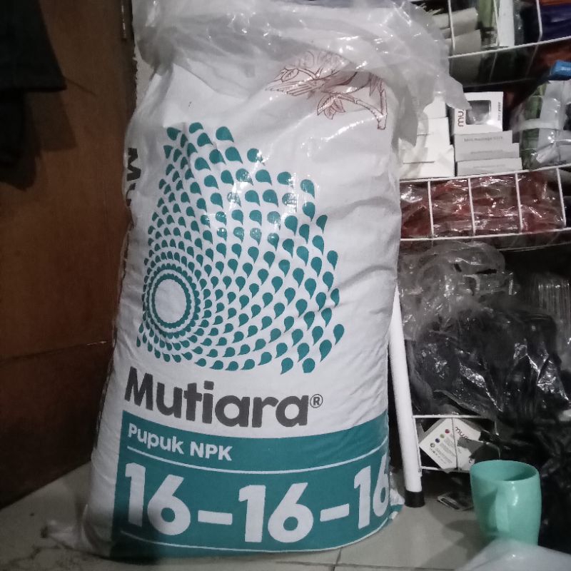 PUPUK NPK MUTIARA 16 16 16 1 KARUNG BERAT 50KG