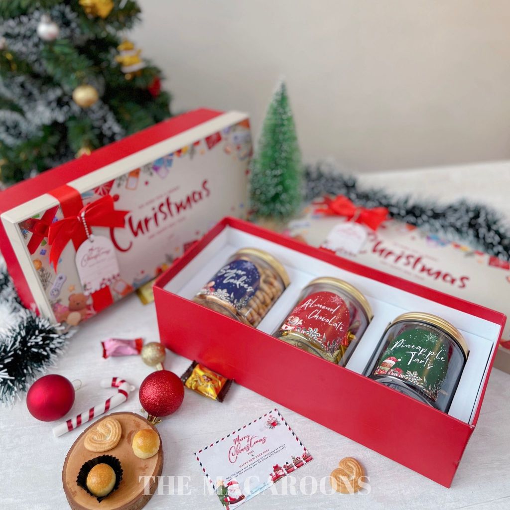 

[Ready Stock] - Christmas Hampers Hardbox Cookies Premium - Hampers Natal Isi Kue dan Coklat Natal - Kado Coklat Natal - Souvenir