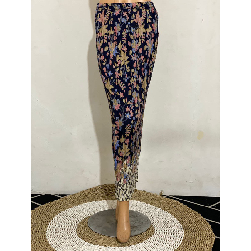 ROK PLISKET BUGENVILE NAVY / ROK PRISKET BATIK / ROK BAWAHAN KEBAYA NAVY