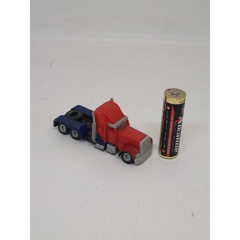 MOBIL DIECAST TOMICA TOMY OPTIMUS PRIME