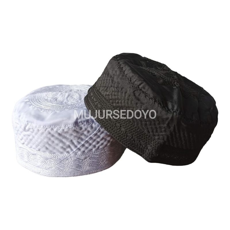 Peci Bugis Madinah Hitam Kopiah Putih Pendek