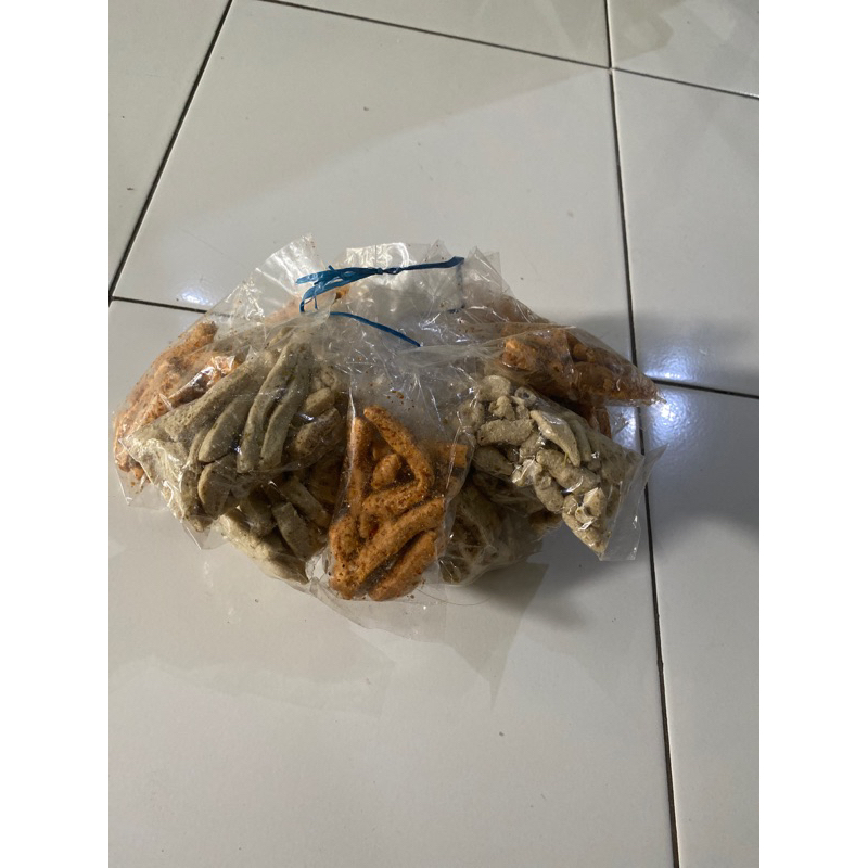 

camilan basreng pedas dan asin