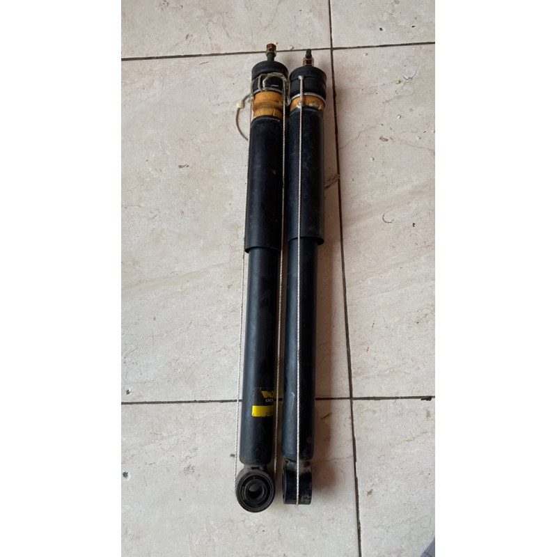 Shock Ertiga Belakang Ori Monroe