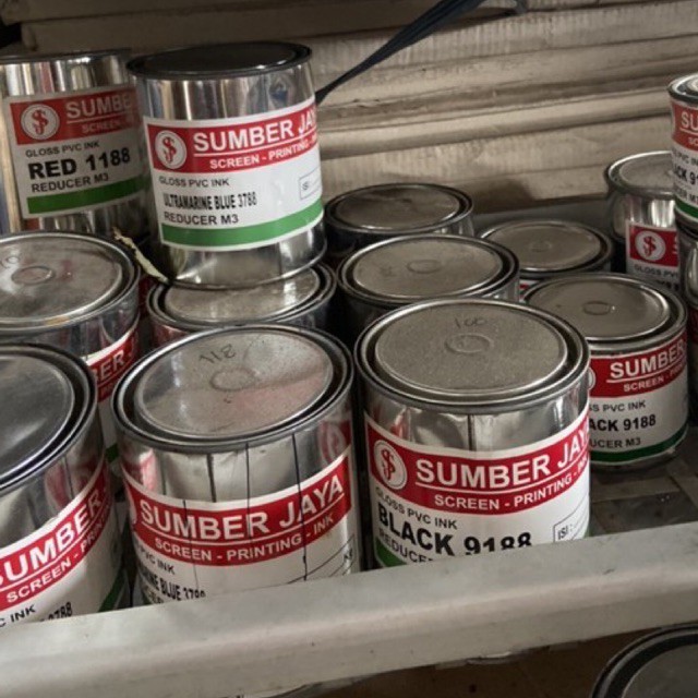 

CAT SUMBER JAYA SABLON PVC 1kg KERTAS 1 kg Kilo Industrial Industri Tinta Pewarna High Gloss Vinyl Ink Perlengkapan Paint Painting Screen Printing Print Layar Prakarya Kerajinan Craft Crafting Art Seni Kesenian Kuas Brush Rumah Tangga Pentacle Malang