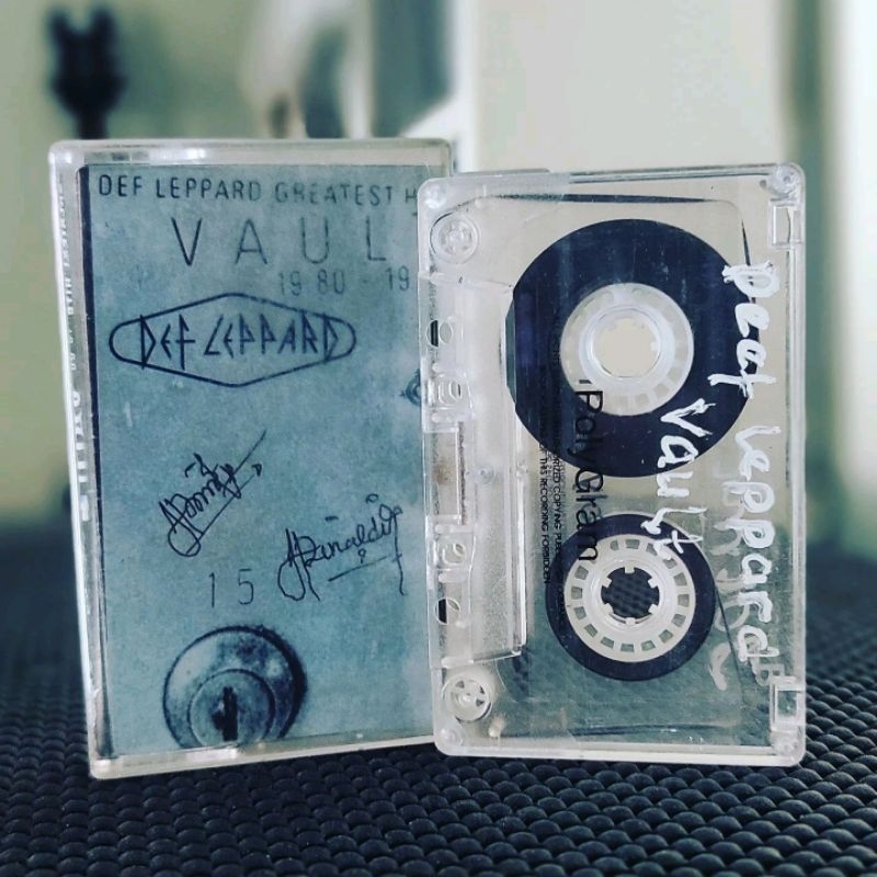 Kaset Pita Def Leppard - Vault