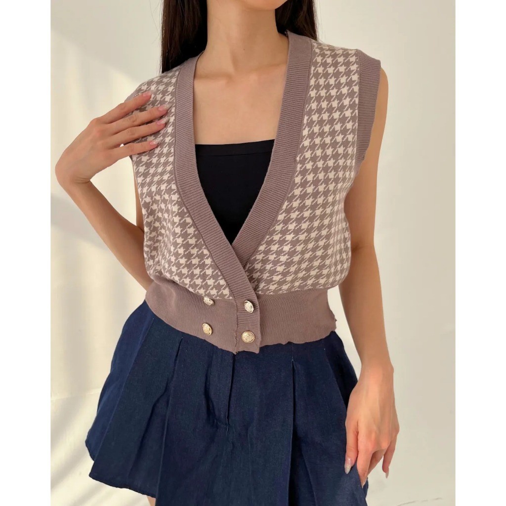 Moda Knit Vest V Neck With Buttons