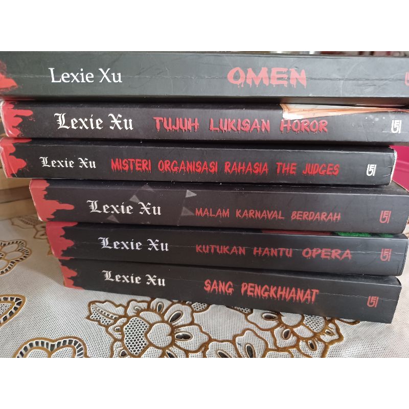 Novel OMEN SERIES by Lexie Xu -PRELOVED-