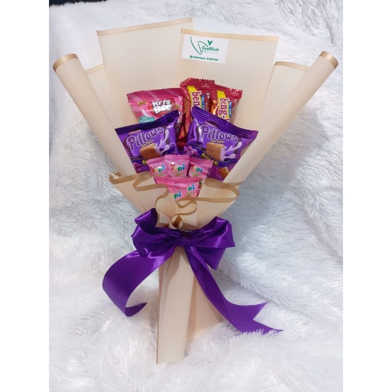 

Snacks Bouquet, Hand Bouquet Snacks, Kado Spesial Hand Bouquet Murah