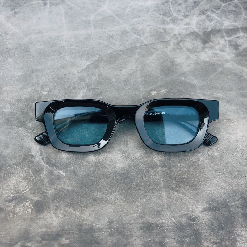 kacamata frame tebal