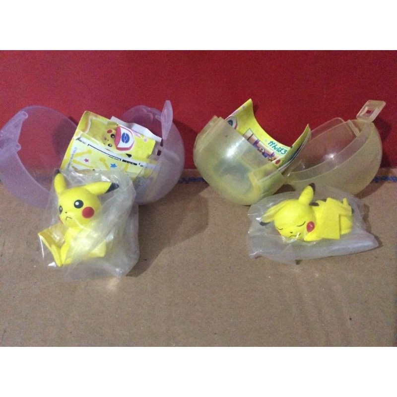 Gacha - gashapon pokemon pikachu