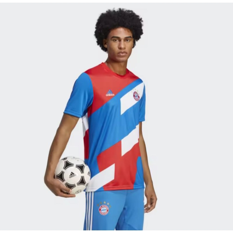 Ad;das football jersey prematch FC Bayern munchen