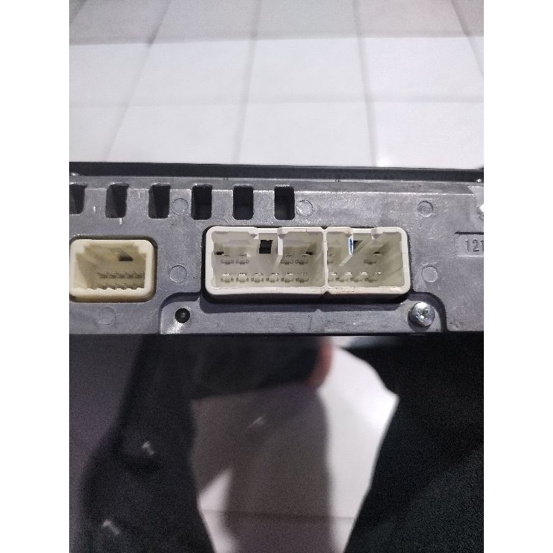 head unit Toyota Avanza tahun 2013