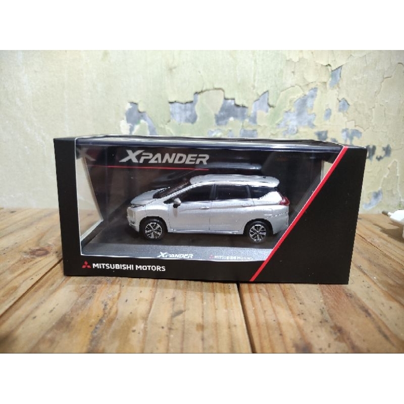Diecast Miniatur Mobil Mitsubishi Xpander 1:43 Original Murah