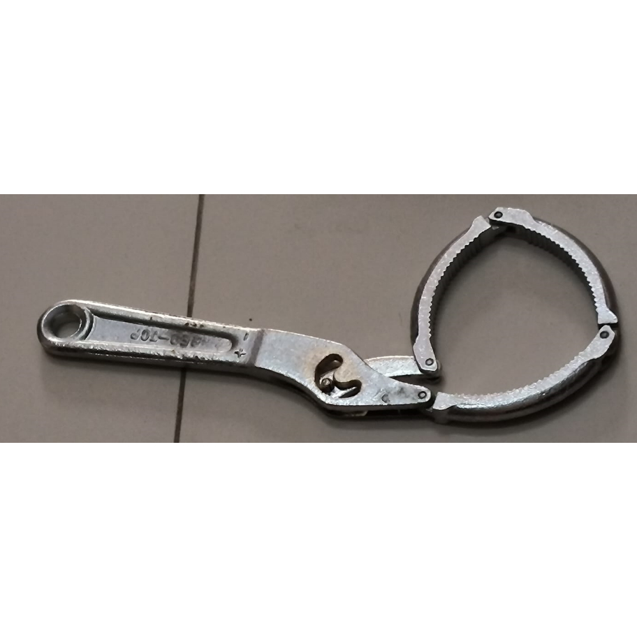 Kunci buka filter oli mobil