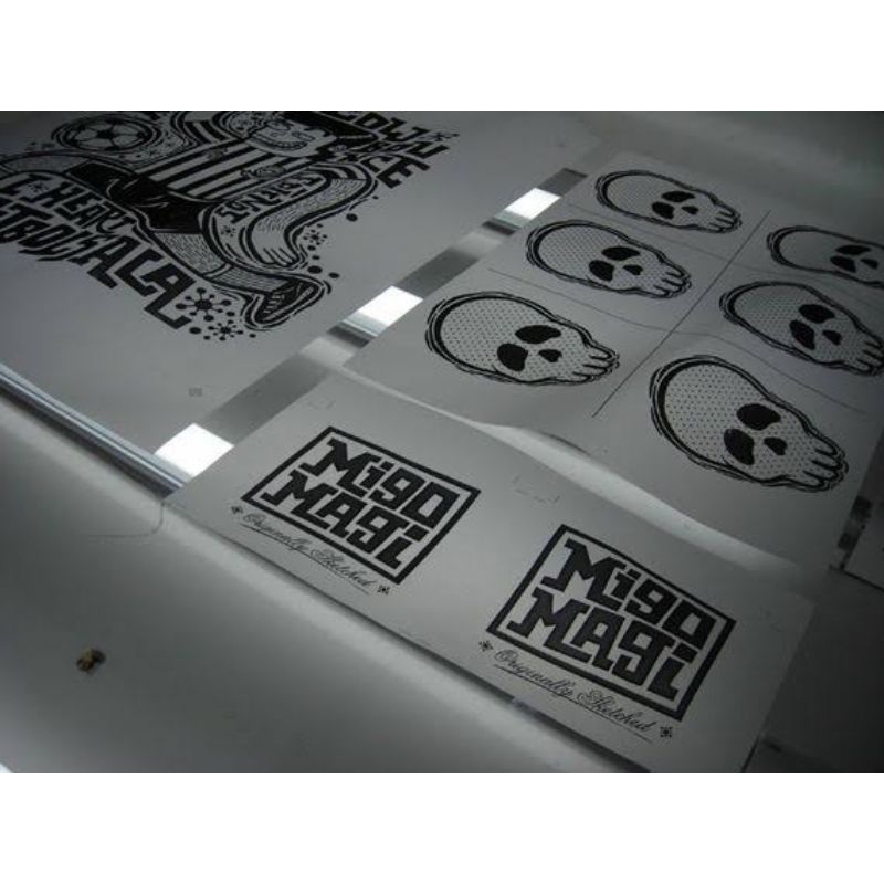 

Cetak Film Sablon Manual Free Desain || Menggunakan kertas karkir