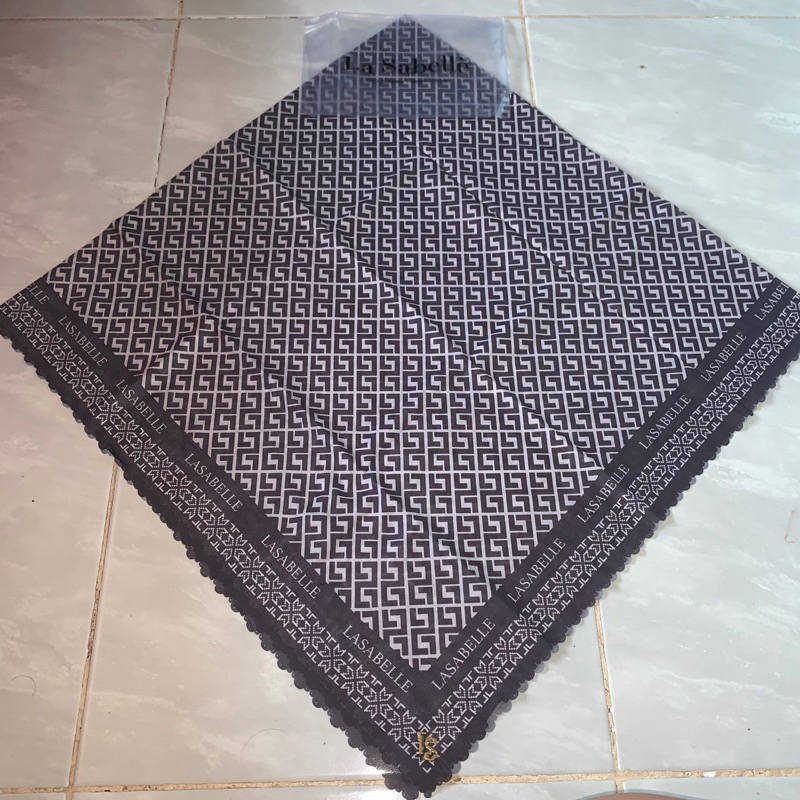 lasabelle deira warna charcoal