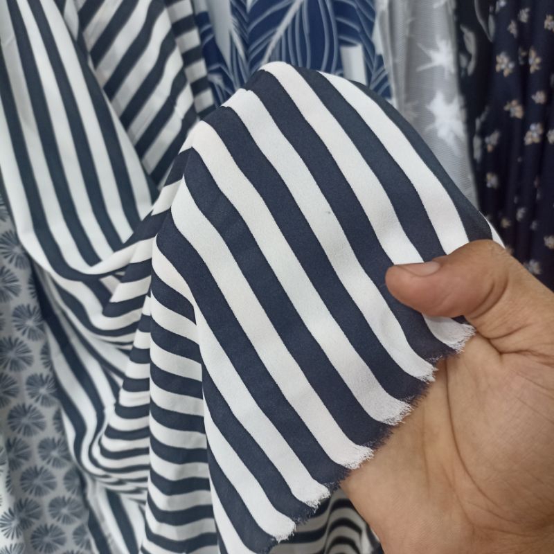 kain zara motif salur / kain motif salur // kain zara motif premium // kain motif garis / CILH