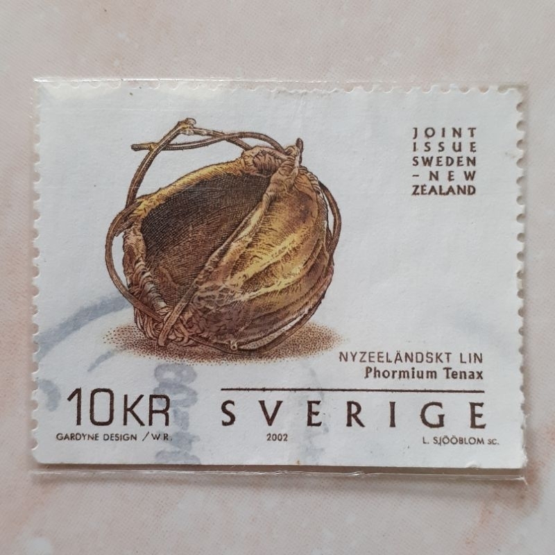 

Perangko Swedia Artistic Crafts (Flax basket (Willa Rogers)) Tahun 2002