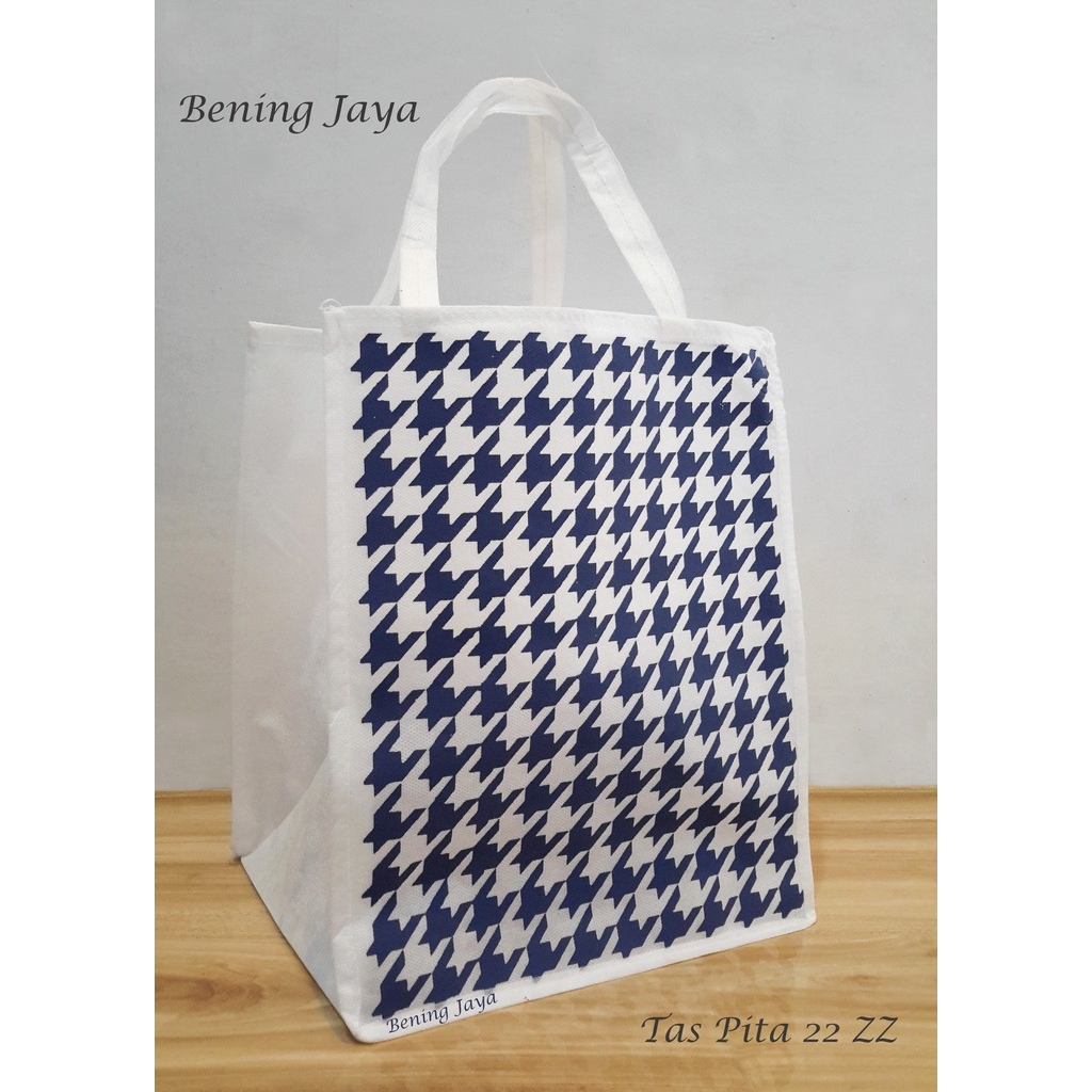 

Tas Hajatan Goodie Bag Pita Kotak 22 ZZ Navy