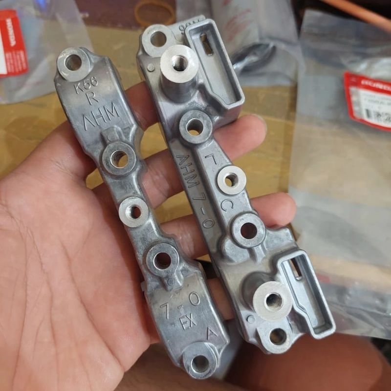 (K56) Dudukan Noken AS Set / Lakopan Dudukan Noken AS Honda CB 150R LED/ Sonic GTR150 (Non Ori)