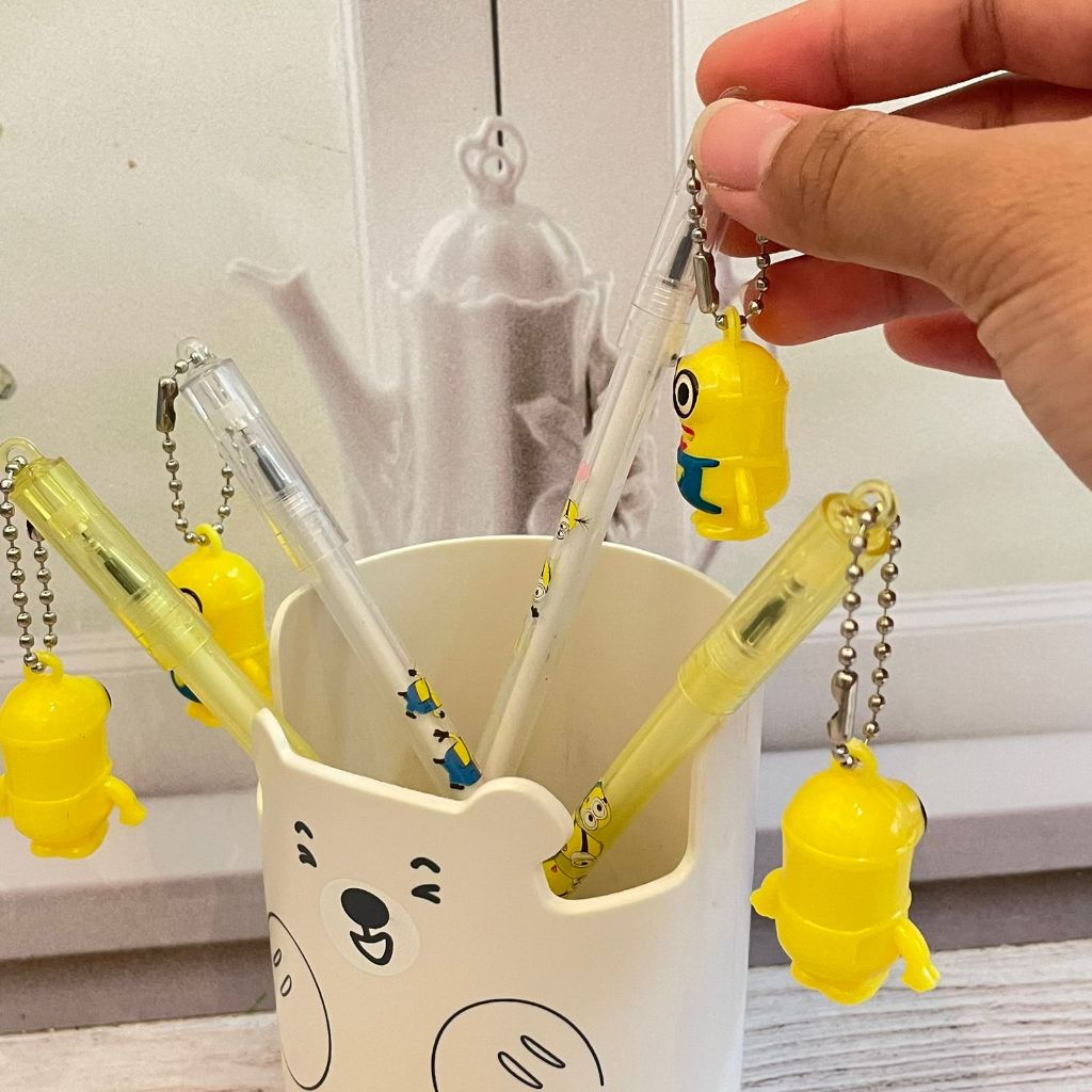 

Pulpen Gantungan KARAKTER KARTUN DESPICABLE ME Minion Pen Gantungan Minion Kuning Harga Murah tinta hitam Kualitas Terbaik bisa COD